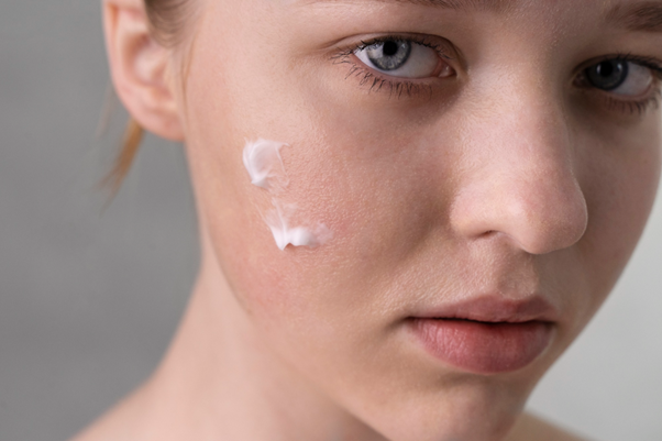 How to Choose Dark Spot Treatments That Work for Oily Skin